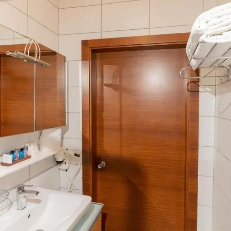 Levant Hotel&aparts Кешме