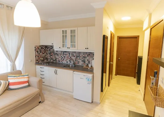 Levant Hotel&aparts Чешме